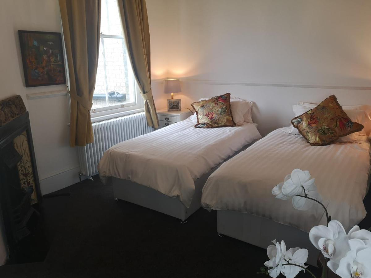Hotel Stone Court House à Maidstone Extérieur photo