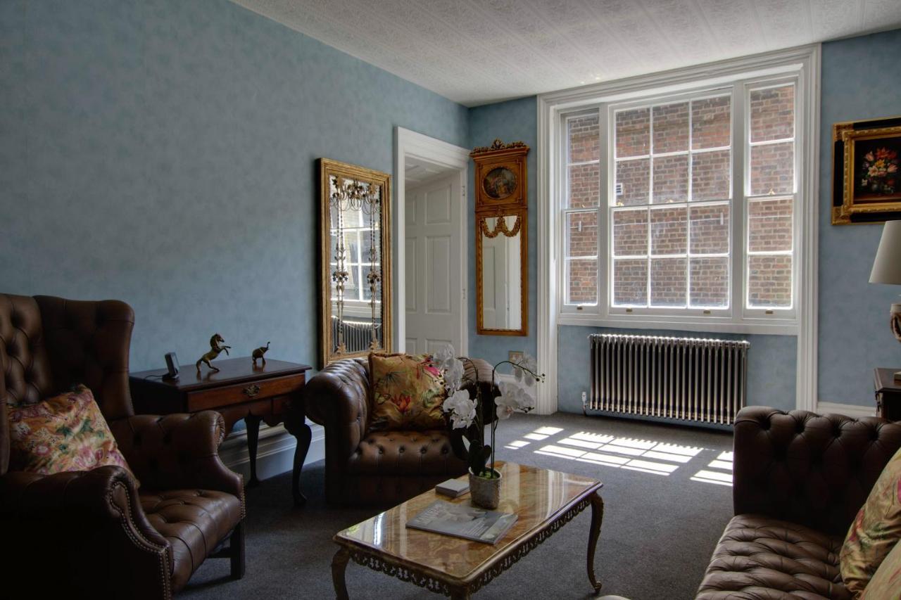 Hotel Stone Court House à Maidstone Extérieur photo