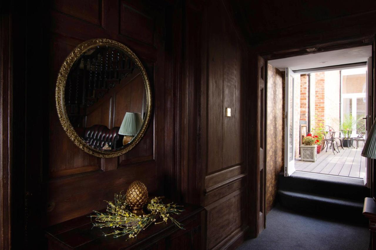 Hotel Stone Court House à Maidstone Extérieur photo