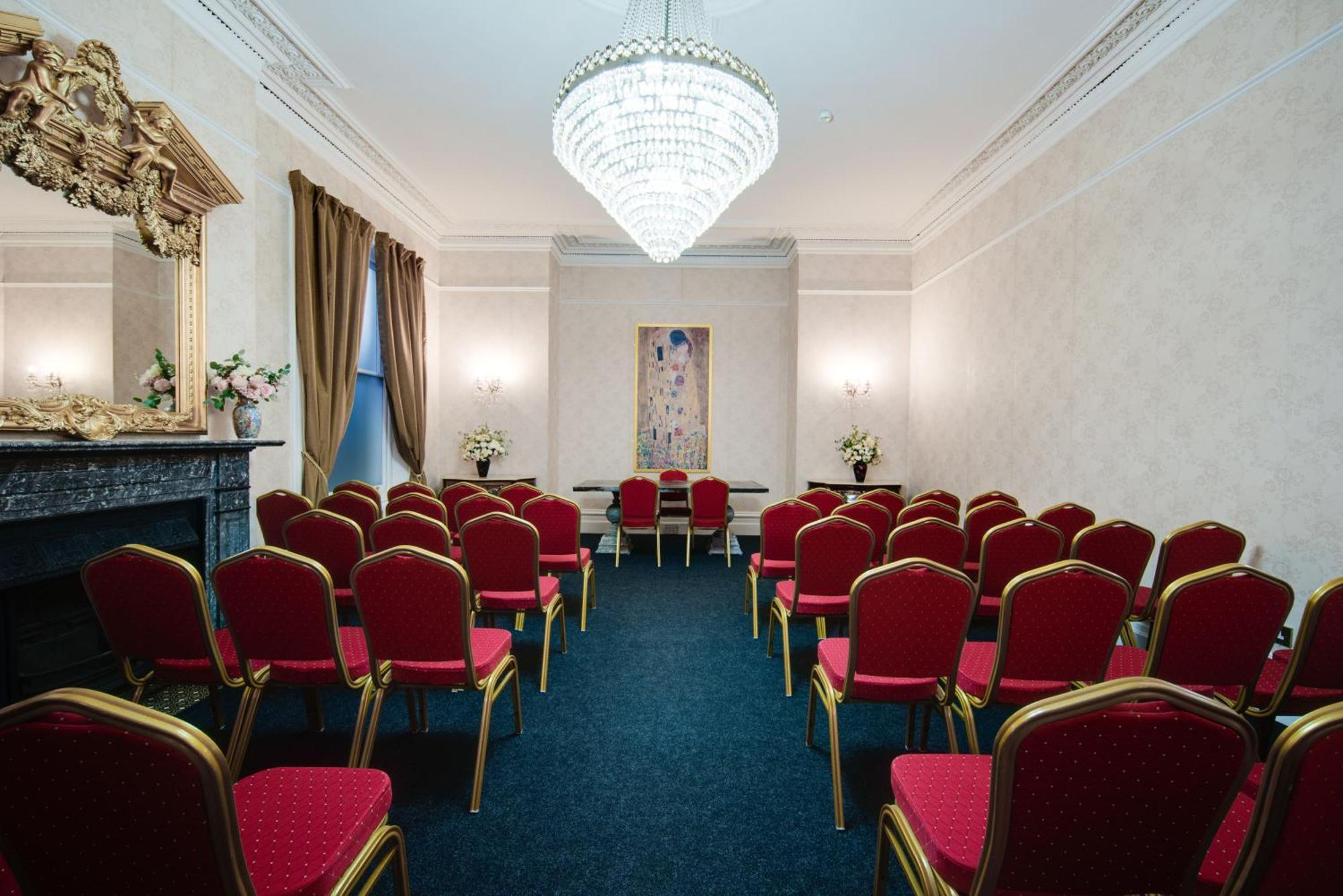 Hotel Stone Court House à Maidstone Extérieur photo